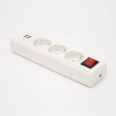 Колодка подовжувача з кнопкою 3 гнізда з з до та 2 USB LEE 703930
