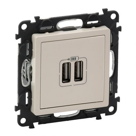 753512 Двойная розетка для зарядки USB Valena LIFE.слоновая кость.Legrand